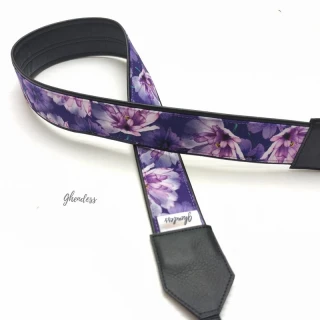 Popruh na fotoaparát - Purple flowers